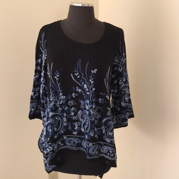 NWT! KAREN KANE Size XS Black High Low Embroidered Top - Picture 3 of 8